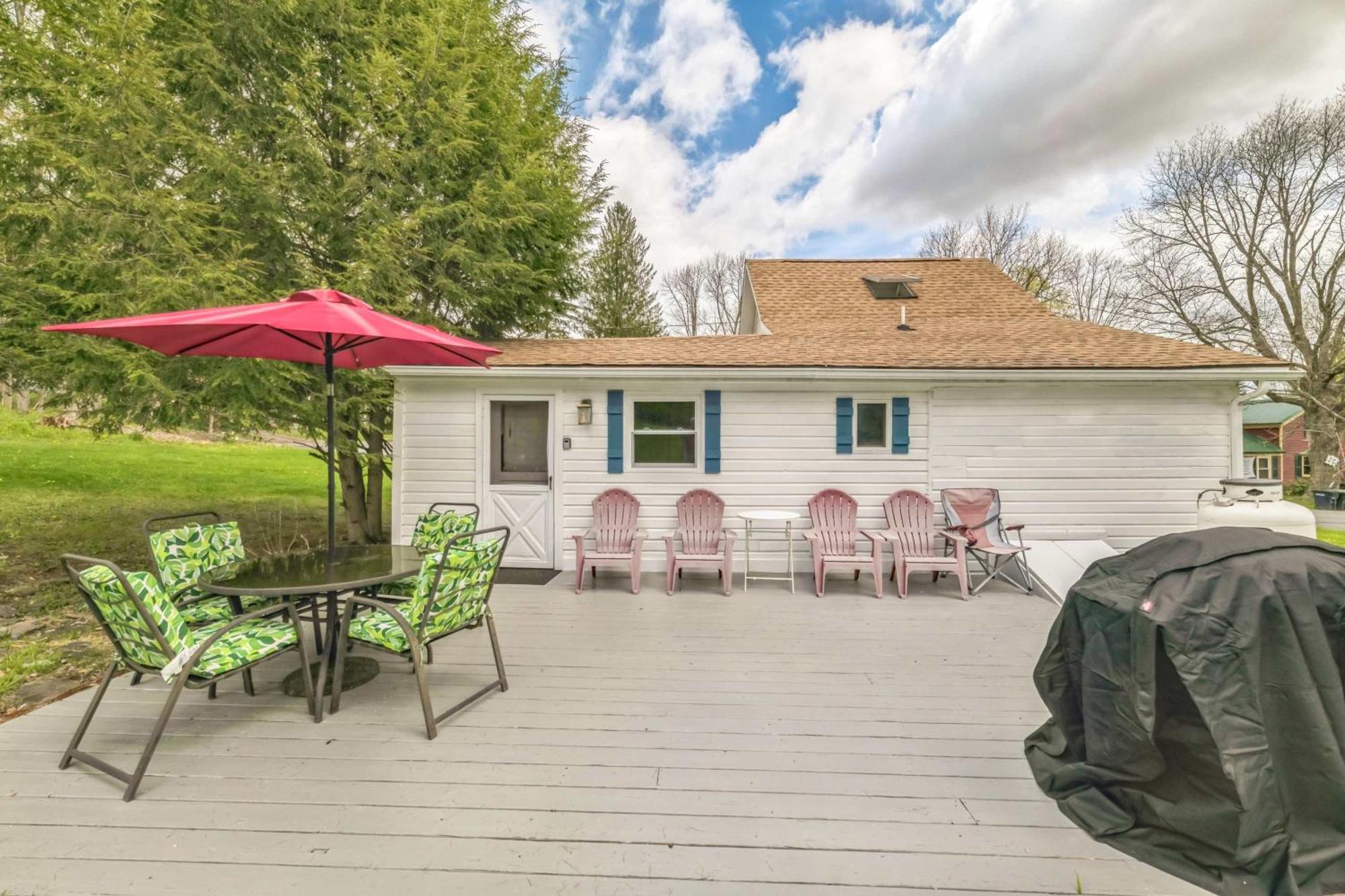 Cozy Milford Cottage On Half Acre W Deck & Grill Εξωτερικό φωτογραφία